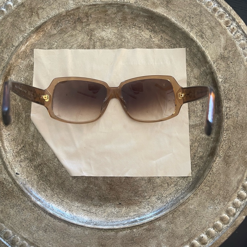 VINTAGE Louis Vuitton Brown Sunglasses - Picture 3 of 15